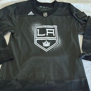 New LOS ANGELES KINGS Camo NHL Jersey🇺🇸Military Appreciation Salute To Service
